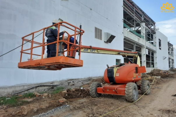 xe nang nguoi z boom lift