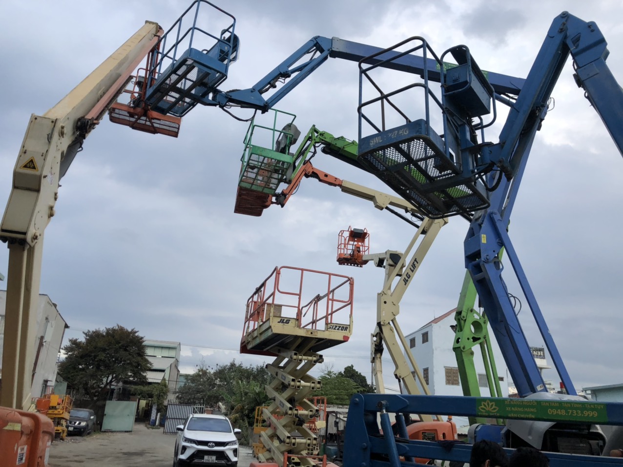 Xe nâng người dạng Boomlift chạy điện