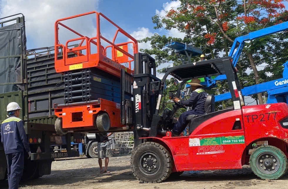 Cho thuê xe nâng hàng và xe nâng người tại Tây Ninh 
